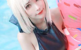 狂想Kitkat Cosplay：清柔与俏皮的私拍美图交错